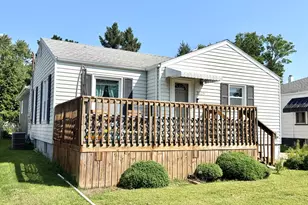 2725 2nd St, Peru, IL 61354 - Photo 2
