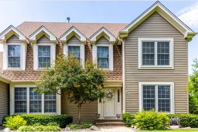 8 N Old Creek Road, Vernon Hills, IL 60061 - Photo 4