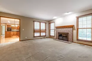 8 N Old Creek Rd, Vernon Hills, IL 60061 - Photo 36