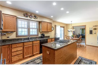 8 N Old Creek Road, Vernon Hills, IL 60061 - Photo 12