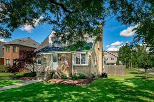 389 S West Ave, Elmhurst, IL 60126 - Photo 2