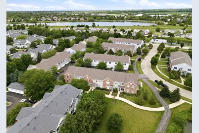 185 Springbrook Trail S, Oswego, IL 60543 - Photo 2