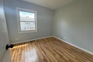1305 Kingsbury Dr, Hanover Park, IL 60133 - Photo 10