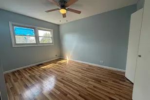 1305 Kingsbury Dr, Hanover Park, IL 60133 - Photo 8