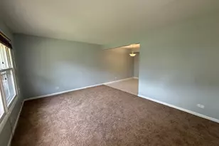 1305 Kingsbury Dr, Hanover Park, IL 60133 - Photo 2