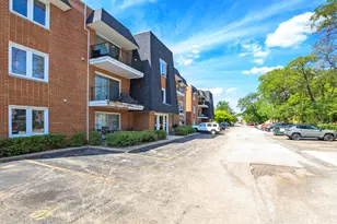 10811 S Keating Ave, Oak Lawn, IL 60453 - Photo 4