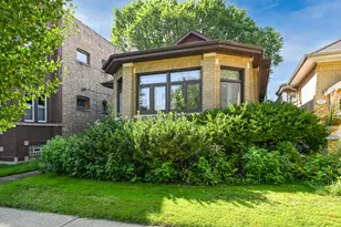 2619 W Farwell Ave, Chicago, IL 60645 - Photo 1