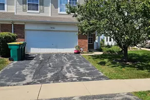 956 Bluebell Cir, Joliet, IL 60431 - Photo 1