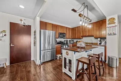 125 Lakeview Drive #403, Bloomingdale, IL 60108 - Photo 2