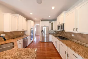 781 Richwood Ave, Elgin, IL 60124 - Photo 8