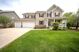 781 Richwood Ave, Elgin, IL 60124 - Photo 2