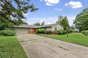 1913 Moraine Dr, Champaign, IL 61822 - Photo 4