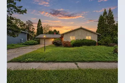 1913 Moraine Drive, Champaign, IL 61822 - Photo 2