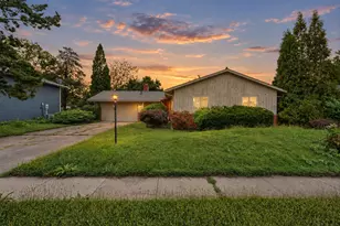 1913 Moraine Dr, Champaign, IL 61822 - Photo 2