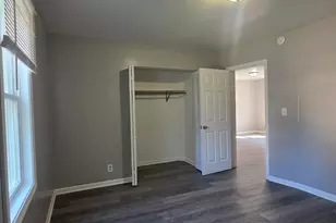 205 S Park Ave, Waukegan, IL 60085 - Photo 6