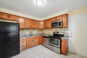 10350 Canterbury St, Westchester, IL 60154 - Photo 6