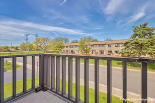 1402 Inverrary Ln, Deerfield, IL 60015 - Photo 10