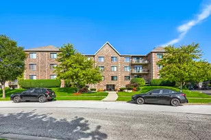 11035 Deblin Ln, Oak Lawn, IL 60453 - Photo 2