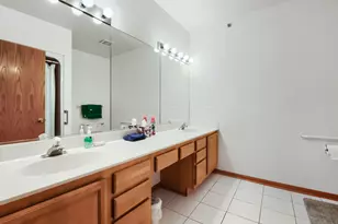 11035 Deblin Ln, Oak Lawn, IL 60453 - Photo 10