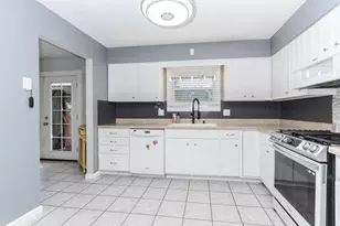 204 Rebecca Ln, Normal, IL 61761 - Photo 16