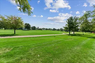 1459 Golfview Dr, Glendale Heights, IL 60139 - Photo 2