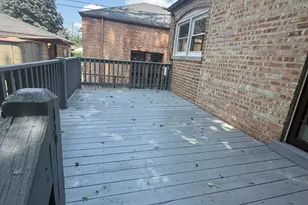 8926 S Paxton Ave, Chicago, IL 60617 - Photo 26