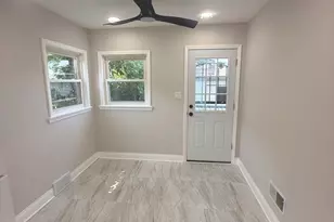 8926 S Paxton Ave, Chicago, IL 60617 - Photo 14