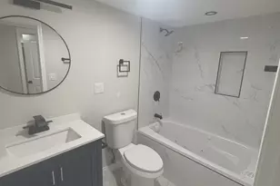 8926 S Paxton Ave, Chicago, IL 60617 - Photo 24