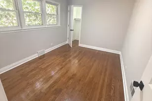 8926 S Paxton Ave, Chicago, IL 60617 - Photo 8