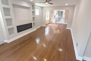 8926 S Paxton Ave, Chicago, IL 60617 - Photo 2