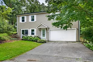 919 W Dale Ave, McHenry, IL 60051 - Photo 1