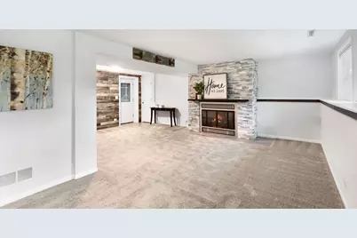 1817 Elmwood Drive, Lindenhurst, IL 60046 - Photo 16