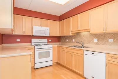 6815 N Milwaukee Avenue #507, Niles, IL 60714 - Photo 6