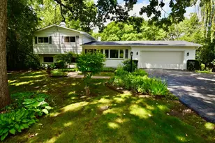 26890 N Longwood Rd, Lake Forest, IL 60045 - Photo 2