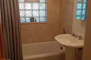 218 S Addison St, Bensenville, IL 60106 - Photo 14