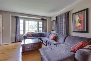 218 S Addison St, Bensenville, IL 60106 - Photo 2