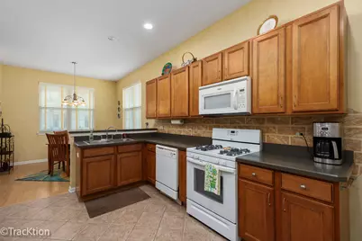16611 Buckner Pond Way #16611, Crest Hill, IL 60403 - Photo 8