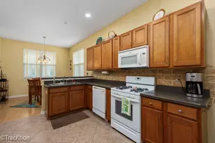 16611 Buckner Pond Wy, Crest Hill, IL 60403 - Photo 8