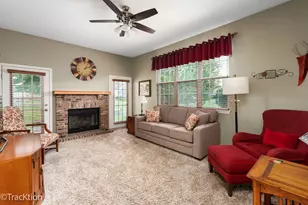 16611 Buckner Pond Wy, Crest Hill, IL 60403 - Photo 4