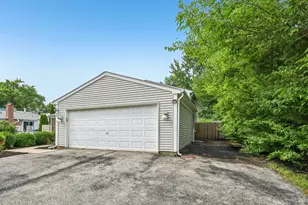 89 Foxcroft Rd, Naperville, IL 60565 - Photo 4
