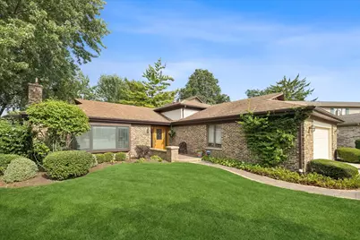 1414 W Allison Court, Arlington Heights, IL 60005 - Photo 1