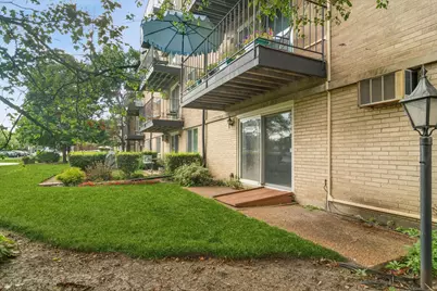 2420 E Brandenberry Court #1L, Arlington Heights, IL 60004 - Photo 10