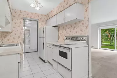 2420 E Brandenberry Court #1L, Arlington Heights, IL 60004 - Photo 8