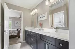 28 Hampton St, Cary, IL 60013 - Photo 14