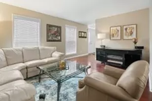 28 Hampton St, Cary, IL 60013 - Photo 4