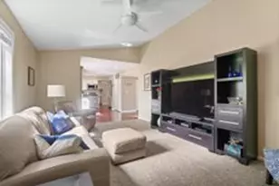 28 Hampton St, Cary, IL 60013 - Photo 8