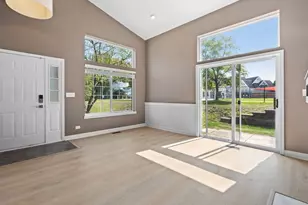 819 Asbury Dr, Aurora, IL 60502 - Photo 6