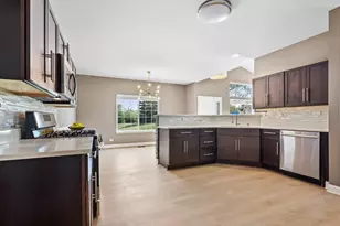 819 Asbury Dr, Aurora, IL 60502 - Photo 10