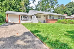 10 Walker Dr, Bloomington, IL 61701 - Photo 24