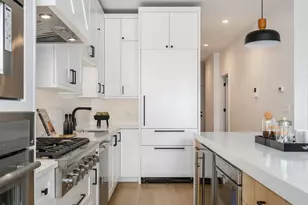 1345 W Grand Ave, Chicago, IL 60642 - Photo 12